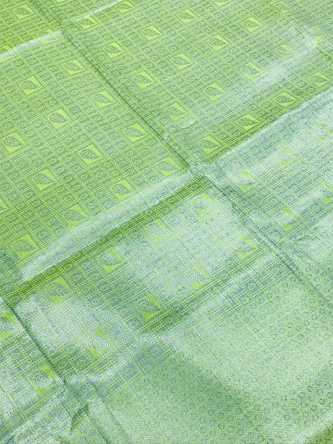 Delightful Light Green Color Art Silk With Contrast Border Unique Design Saree For Women