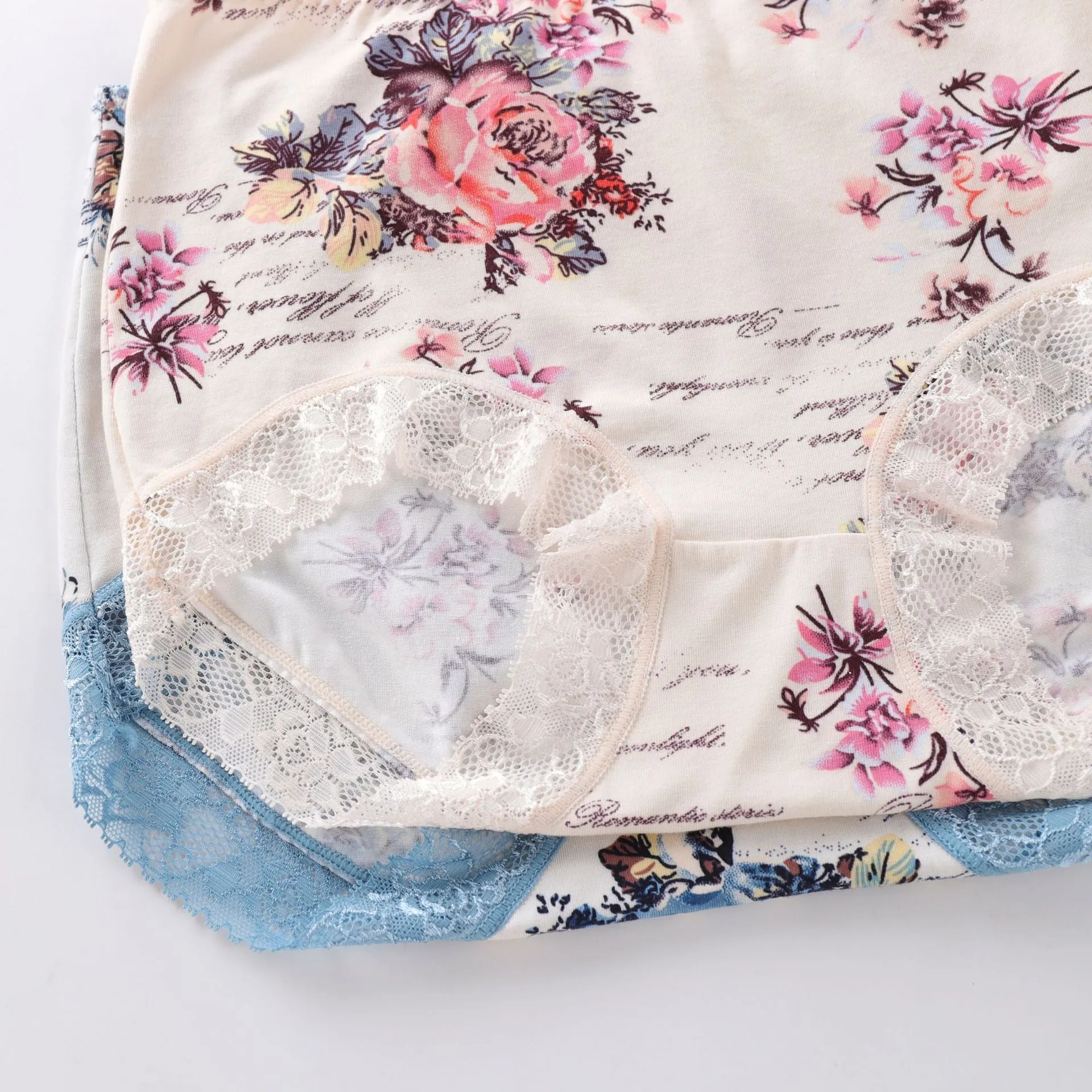 Stretch Breathable Printed Lace Edge Gynecological Panties