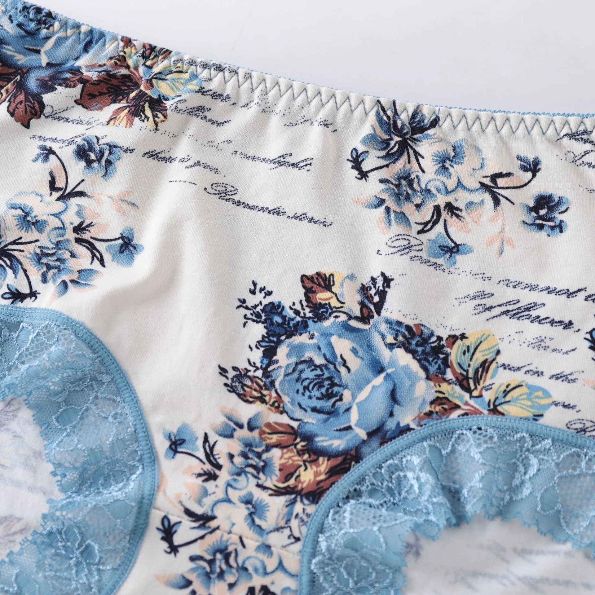 Stretch Breathable Printed Lace Edge Gynecological Panties