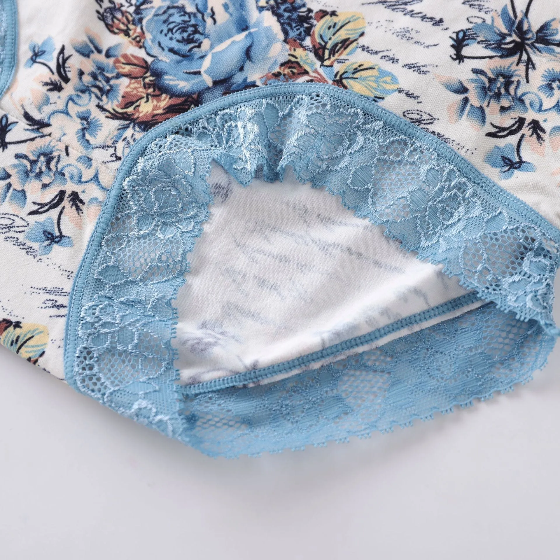 Stretch Breathable Printed Lace Edge Gynecological Panties