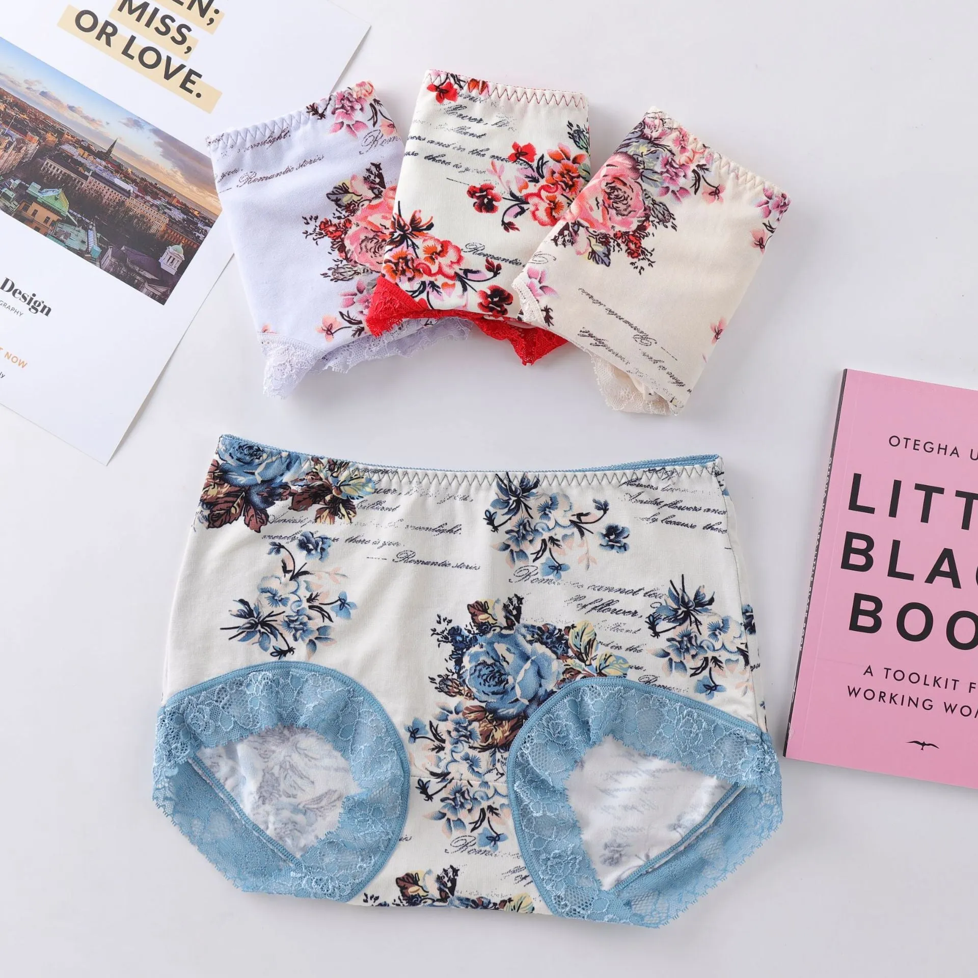 Stretch Breathable Printed Lace Edge Gynecological Panties