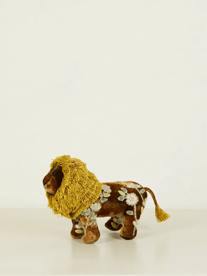Tuileries Lion in Shaded Brown
